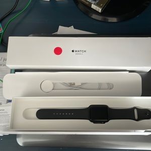 Montre qui va super bien et porte pendant 3 mois